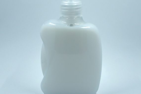 Pojemniki na mydło w płynie — Czy lepszy jest dozownik mydła stojący, czy wiszący?