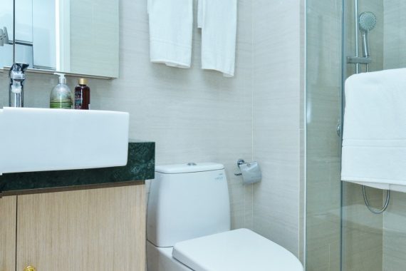 Szafka łazienkowa z szufladami:  Jaka powinna być idealna szafka podumywalkowa?